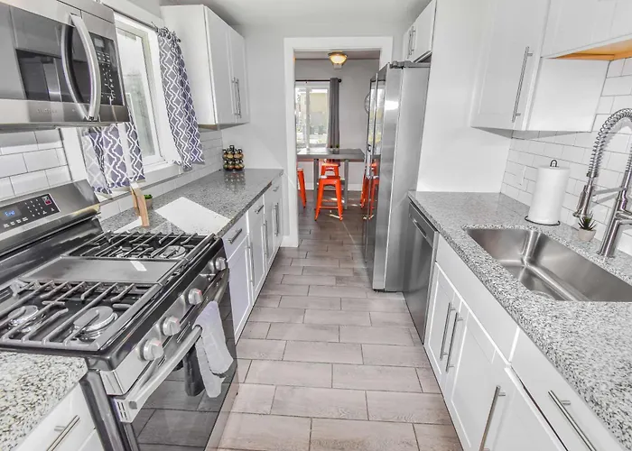 Spacious Cozy Unit Near University And Casinos